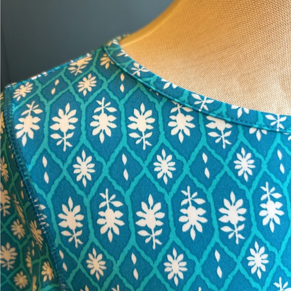 Pretty turquoise, white & blue patterned easy and comfortable dress! - Picture 4 of 8